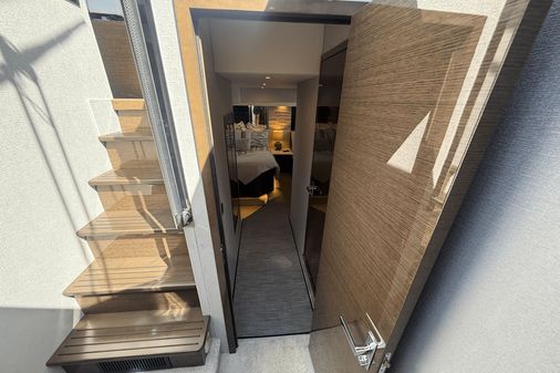 Cruisers Yachts 50 Cantius image