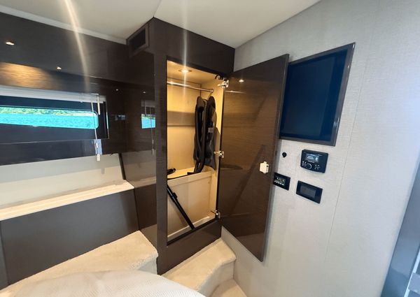 Cruisers Yachts 50 Cantius image