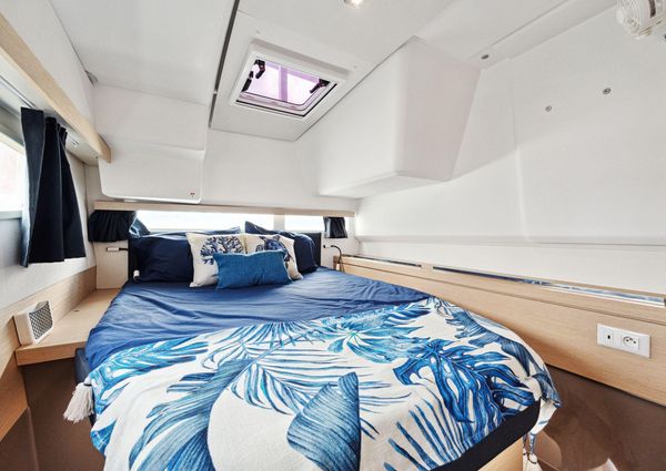 Fountaine Pajot Lucia 40 image