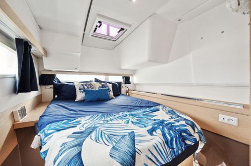 Fountaine Pajot Lucia 40 image