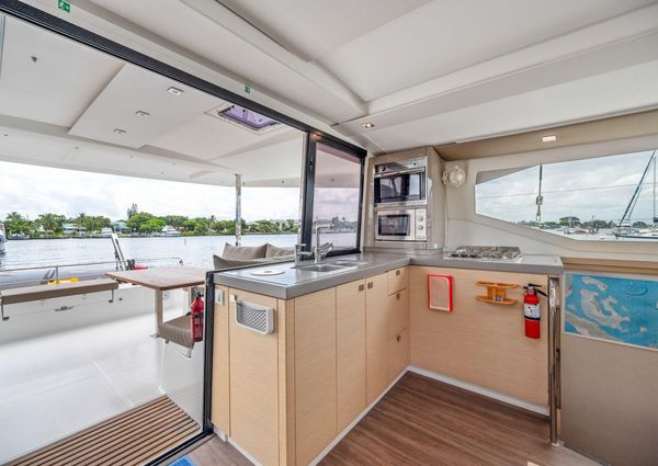 Fountaine Pajot Lucia 40 image