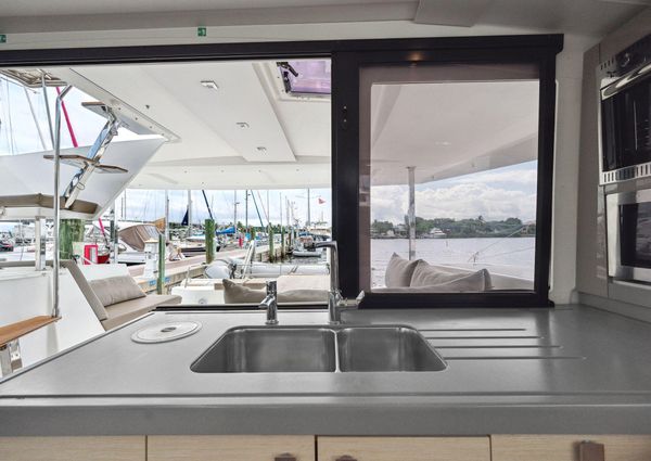 Fountaine Pajot Lucia 40 image