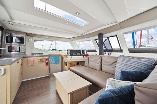 Fountaine Pajot Lucia 40 image