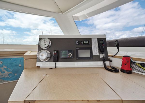 Fountaine Pajot Lucia 40 image