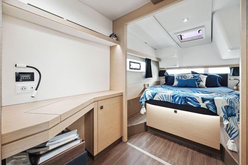 Fountaine Pajot Lucia 40 image