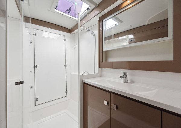 Fountaine Pajot Lucia 40 image