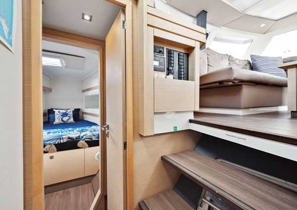 Fountaine Pajot Lucia 40 image