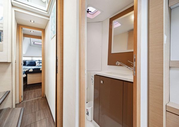 Fountaine Pajot Lucia 40 image