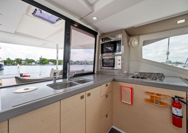 Fountaine Pajot Lucia 40 image