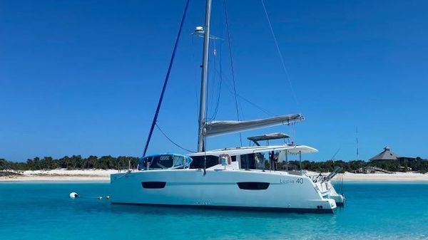 Fountaine Pajot Lucia 40 