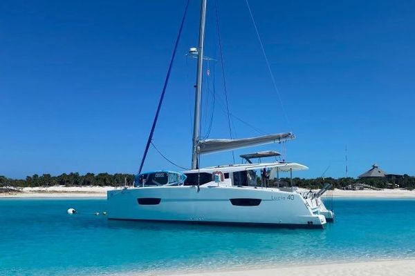 Fountaine Pajot Lucia 40 - main image