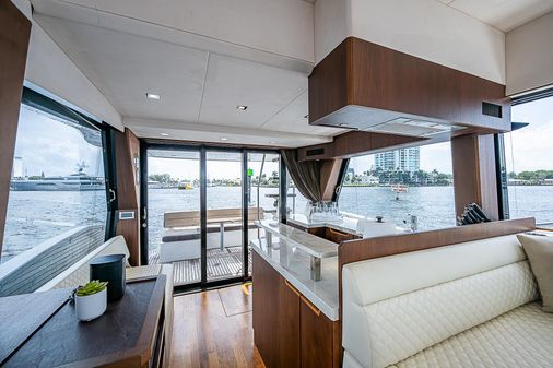 Galeon 500 Fly image