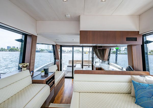 Galeon 500 Fly image