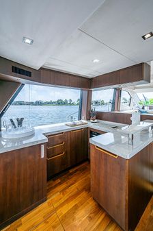 Galeon 500 Fly image