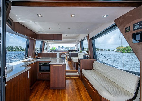 Galeon 500 Fly image