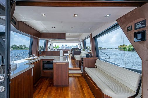 Galeon 500 Fly image