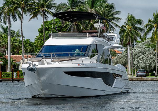 Galeon 500 Fly image