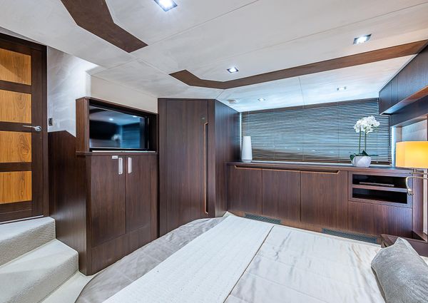 Galeon 500 Fly image