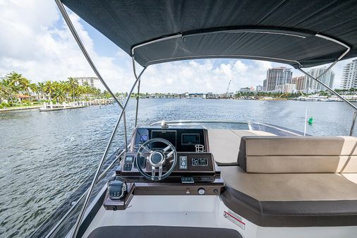 Galeon 500 Fly image