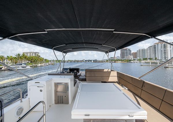 Galeon 500 Fly image