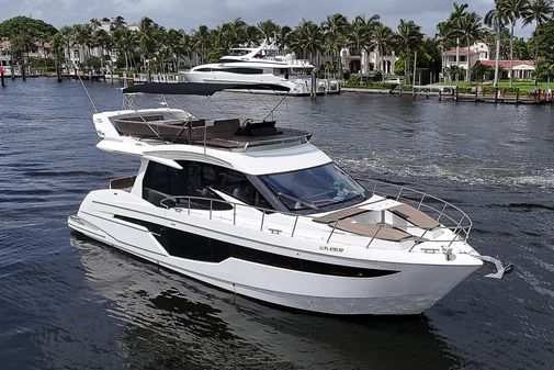 Galeon 500 Fly image