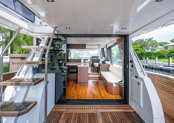 Galeon 500 Fly image