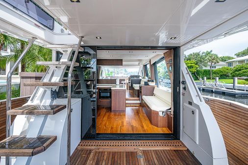 Galeon 500 Fly image