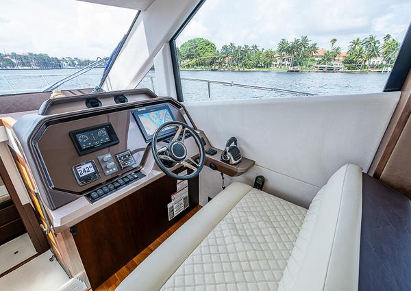 Galeon 500 Fly image