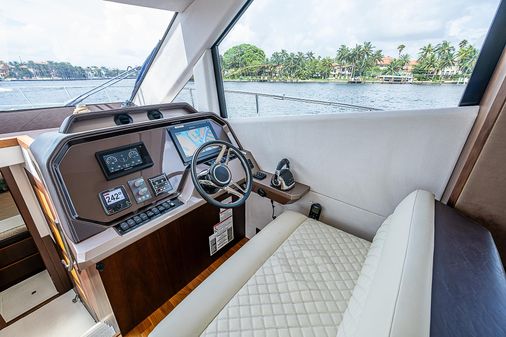 Galeon 500 Fly image