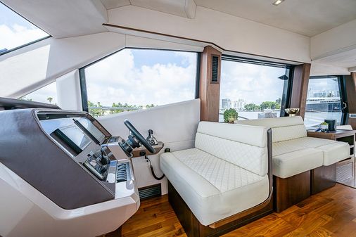 Galeon 500 Fly image