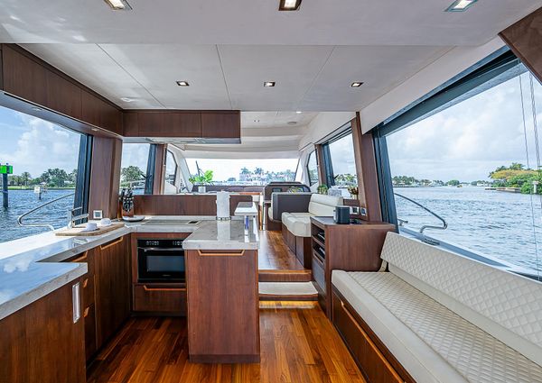 Galeon 500 Fly image