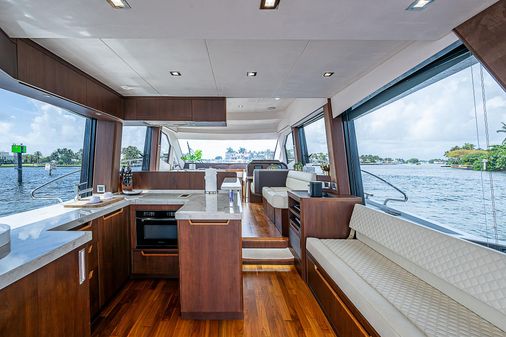 Galeon 500 Fly image