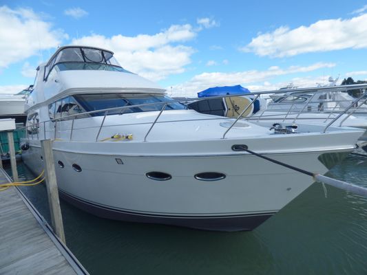 Carver 56 Voyager - main image