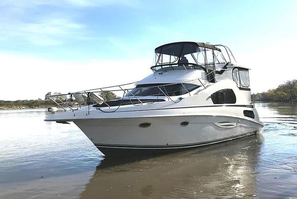 Silverton 39 Motor Yacht - main image