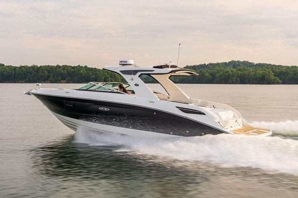 Sea Ray SLX 350 - main image