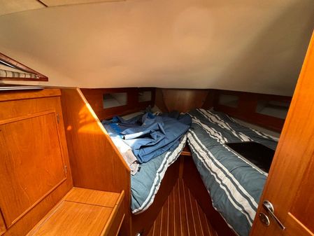 Swordsman 37-AFT-CABIN image