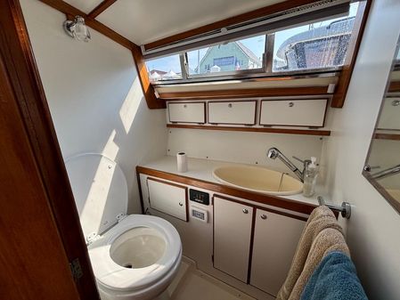 Swordsman 37 Aft Cabin image