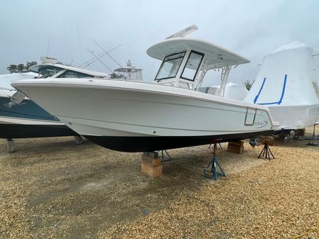 Robalo R272 image