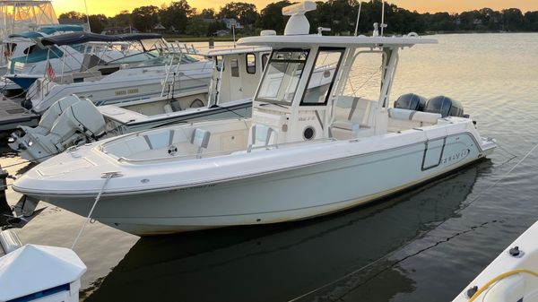 Robalo r272 