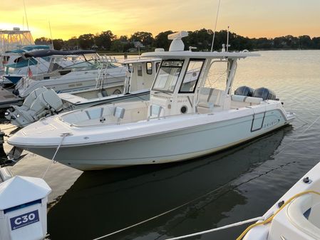 Robalo R272 image