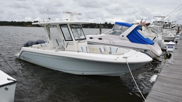 Robalo r272 