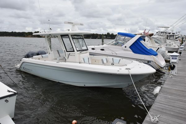 Robalo R272 - main image