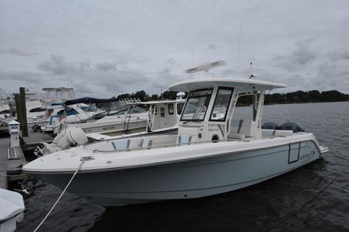 Robalo R272 image