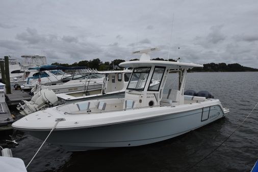 Robalo R272 image