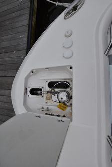 Robalo R272 image