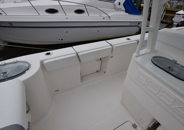 Robalo R272 image