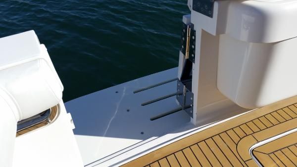 Bertram 390-CONVERTIBLE image
