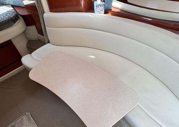 Sea Ray 320 Sundancer image