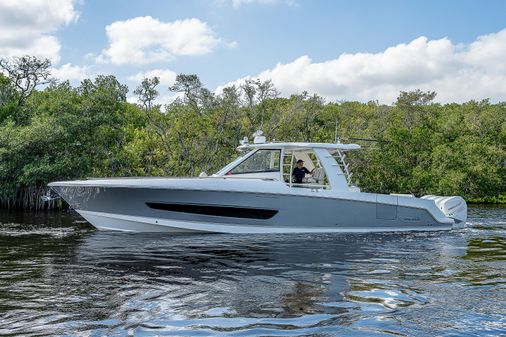 Boston Whaler 420 Outrage image