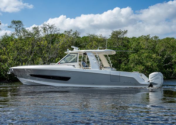 Boston Whaler 420 Outrage image